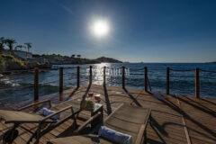 Yalıkavak'ta denize sıfır, özel iskeleli lüks villa