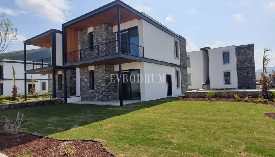 Plaja Yakın Ortak Havuzlu Daireler