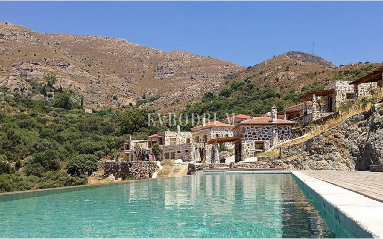 10.000 m2 Arsa İçinde 8 Bağımsız Taş Ev