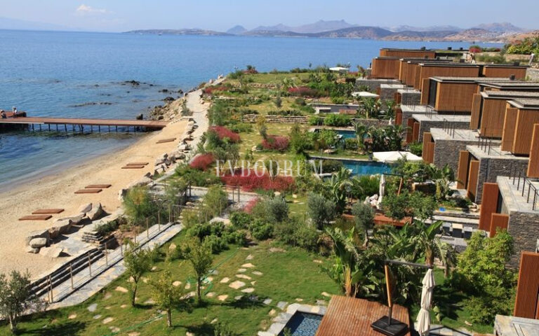 Denize sıfır özel havuzlu villa – Görsel 10