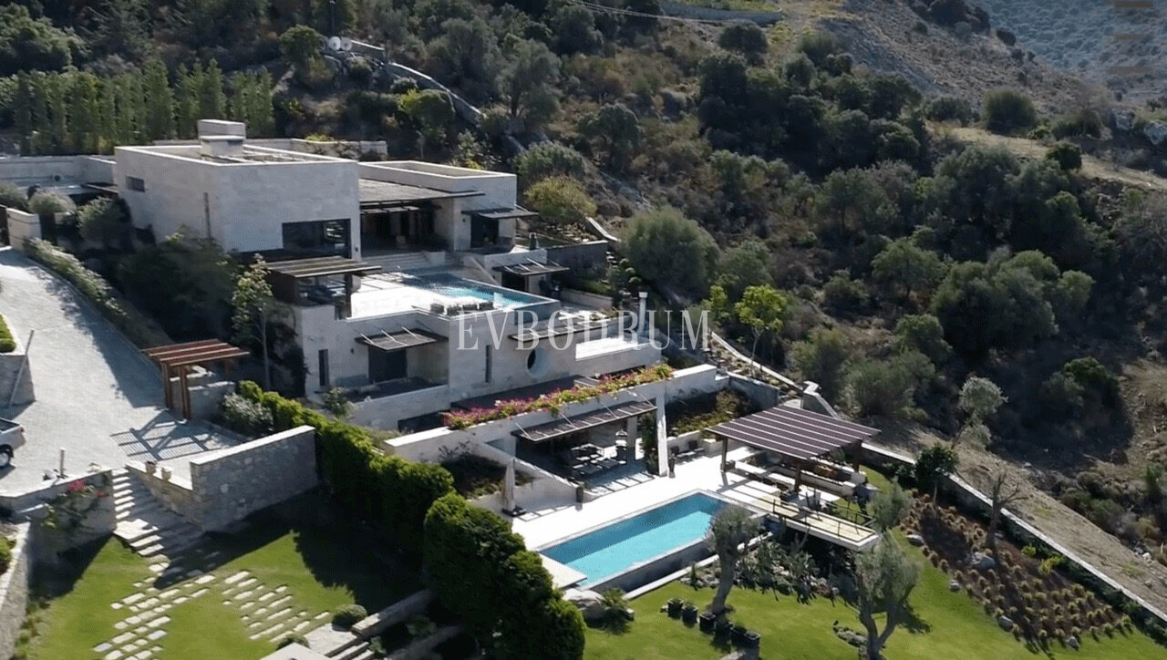 Yalikavak koyu manzarasına hakim malikane