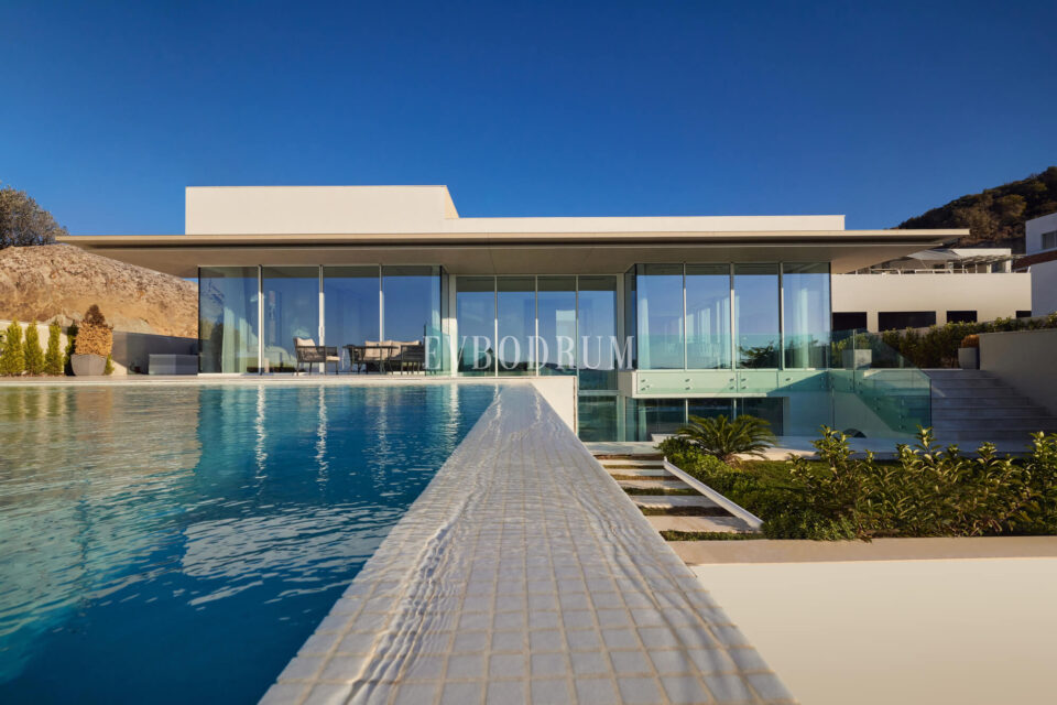 Yalıkavak’ta özel havuzlu, mimari tasarımlı yeni proje