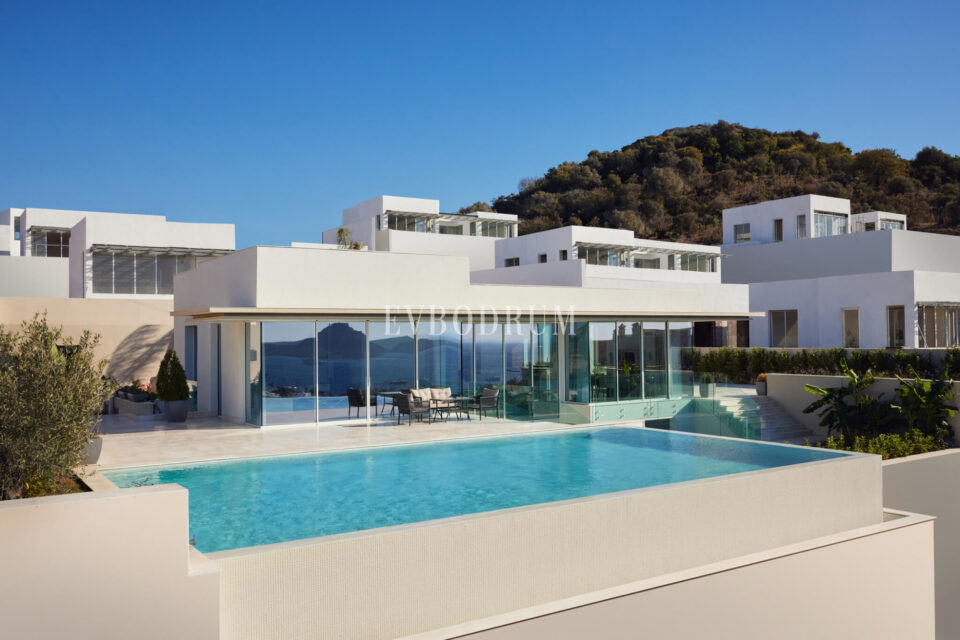 Yalıkavak’ta özel havuzlu, mimari tasarımlı yeni proje