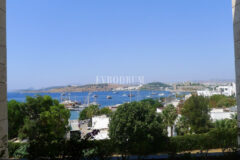 Bodrum Merkez’de Kale manzaralı, teraslı daire