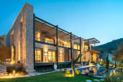 Yeni Proje: Denize Sıfır, Geniş, Havuzlu villa