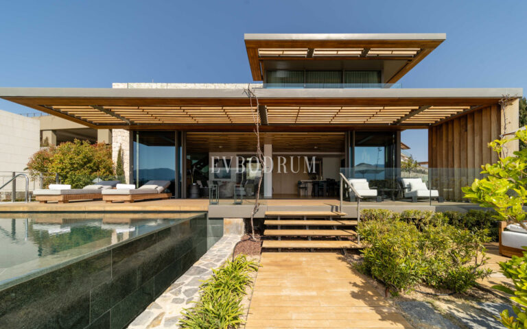 Yalıkavak’ta Denize Sıfır Lüks Villa – .