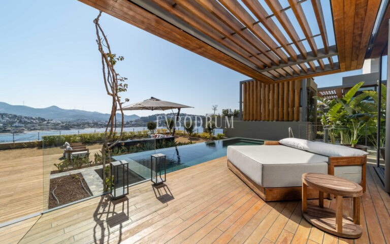 Yalıkavak’ta Denize Sıfır Lüks Villa – Görsel 1