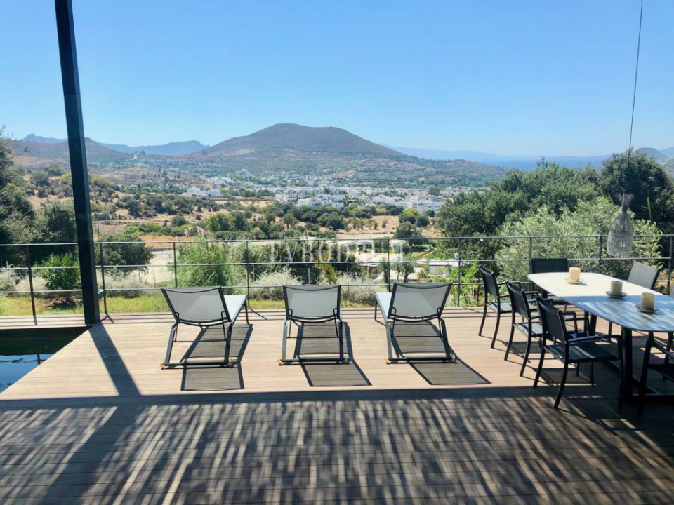 Sezonluk Kiralık: Gümüşlük’te Havuzlu Villa