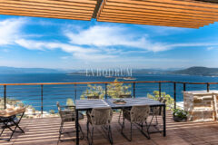 Muhteşem Manzaralı ve Plaja Erişimli Şık Daire