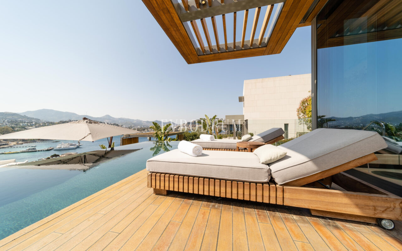 Yalıkavak’ta Denize Sıfır Lüks Villa