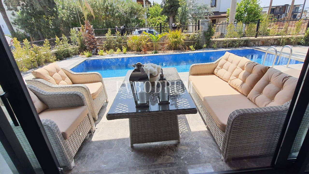 Plaja Yakın Ortak Havuzlu Tek Katlı Evler