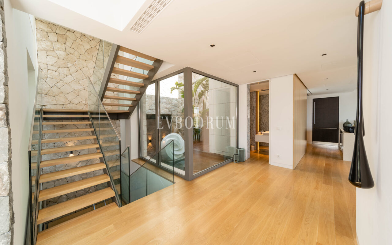 Yalıkavak’ta Denize Sıfır Lüks Villa