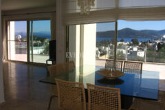 Özel Havuzlu ve Deniz Manzaralı Modern Villa