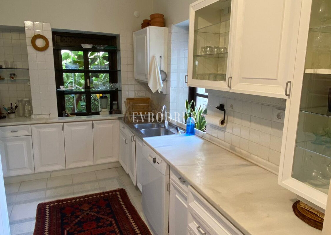 Bodrum, Yeniköy’de geniş, karakteristik kiralık daire