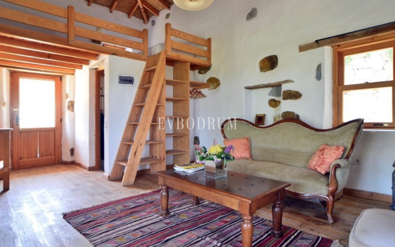 10.000 m2 Arsa İçinde 8 Bağımsız Taş Ev