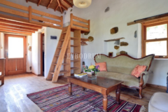 10.000 m2 Arsa İçinde 8 Bağımsız Taş Ev