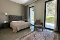 Bitez’de 2 Havuzlu, Misafir Evli Büyük Bahçeli Villa