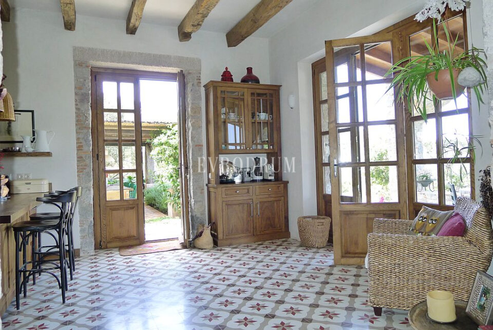 Özel havuzlu kiralık taş villa – Görsel 5