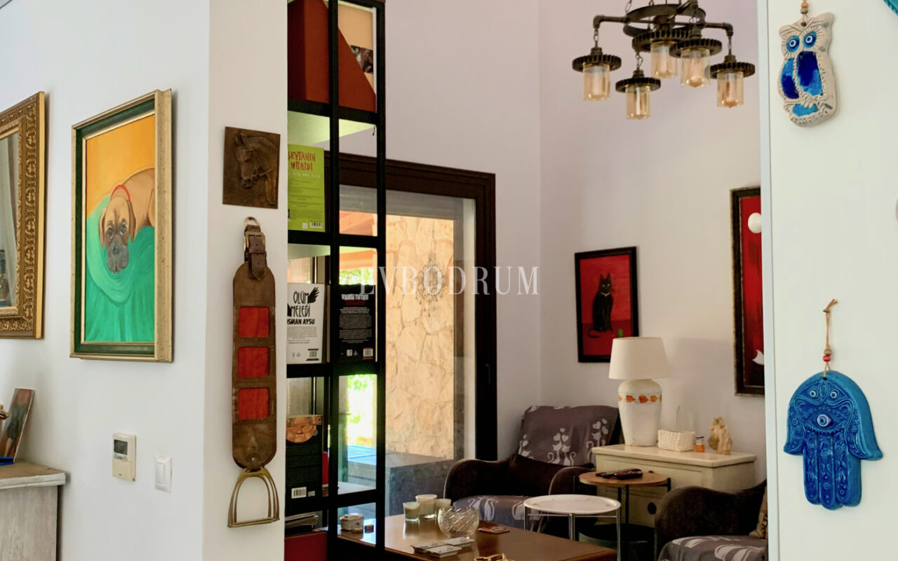 Yalıçiftlik’te tek katlı, bahçeli müstakil ev