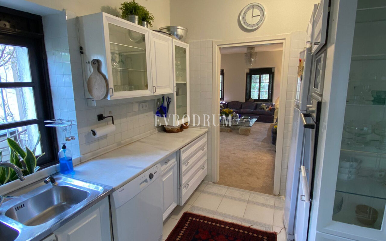 Bodrum, Yeniköy’de geniş, karakteristik kiralık daire