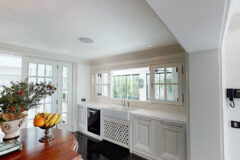 Zarif ve özel, havuzlu, manzaralı şehir evi