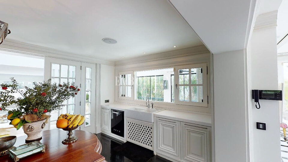 Zarif ve özel, havuzlu, manzaralı şehir evi – Görsel 21