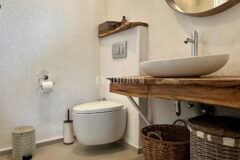 7.970 m2 arazi içinde harika, havuzlu taş ev ve misafirhanesi