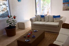 Gümüşlük’te ortak havuzlu mimari tasarımlı ev