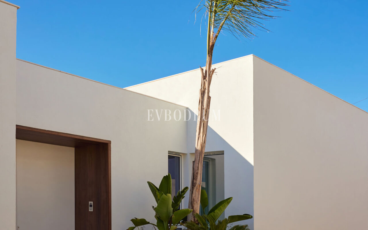 Yalıkavak’ta özel havuzlu, mimari tasarımlı yeni proje