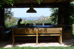 Özel havuzlu kiralık taş villa