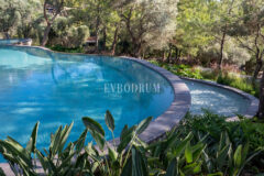 Muhteşem Manzaralı ve Plaja Erişimli Şık Daire