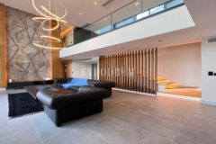 Yeni tamamlanmış, deniz manzaralı, özel havuzlu ve bahçeli villa