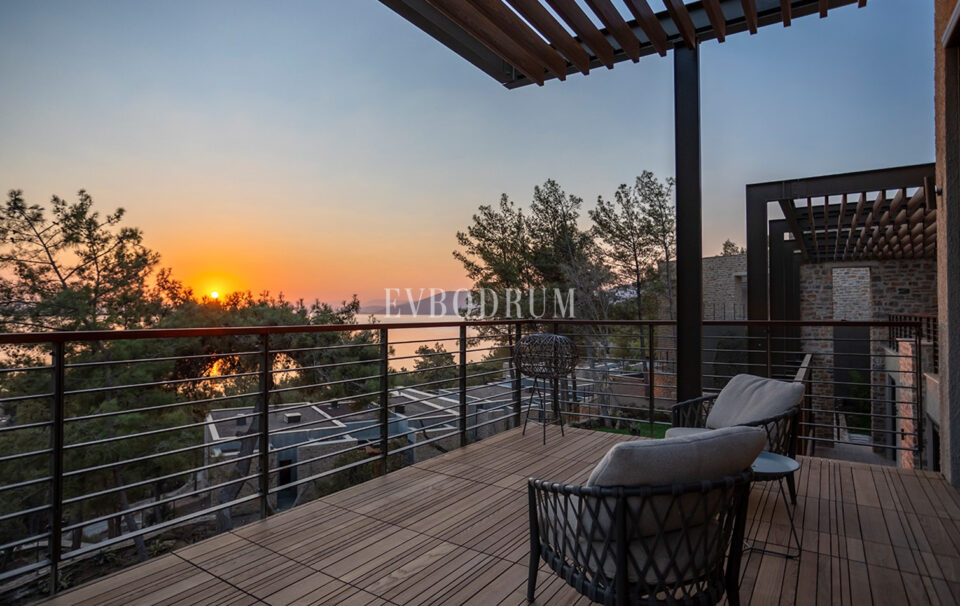 Yeni Proje: Denize Sıfır, Geniş, Havuzlu villa – Sunrise Villa