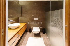 Denize sıfır özel havuzlu villa