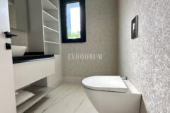 Ön sırada, havuzlu ve plaja erişimli yeni villa