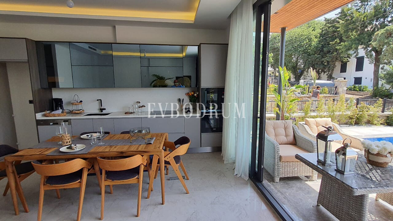 Plaja Yakın Ortak Havuzlu Tek Katlı Evler