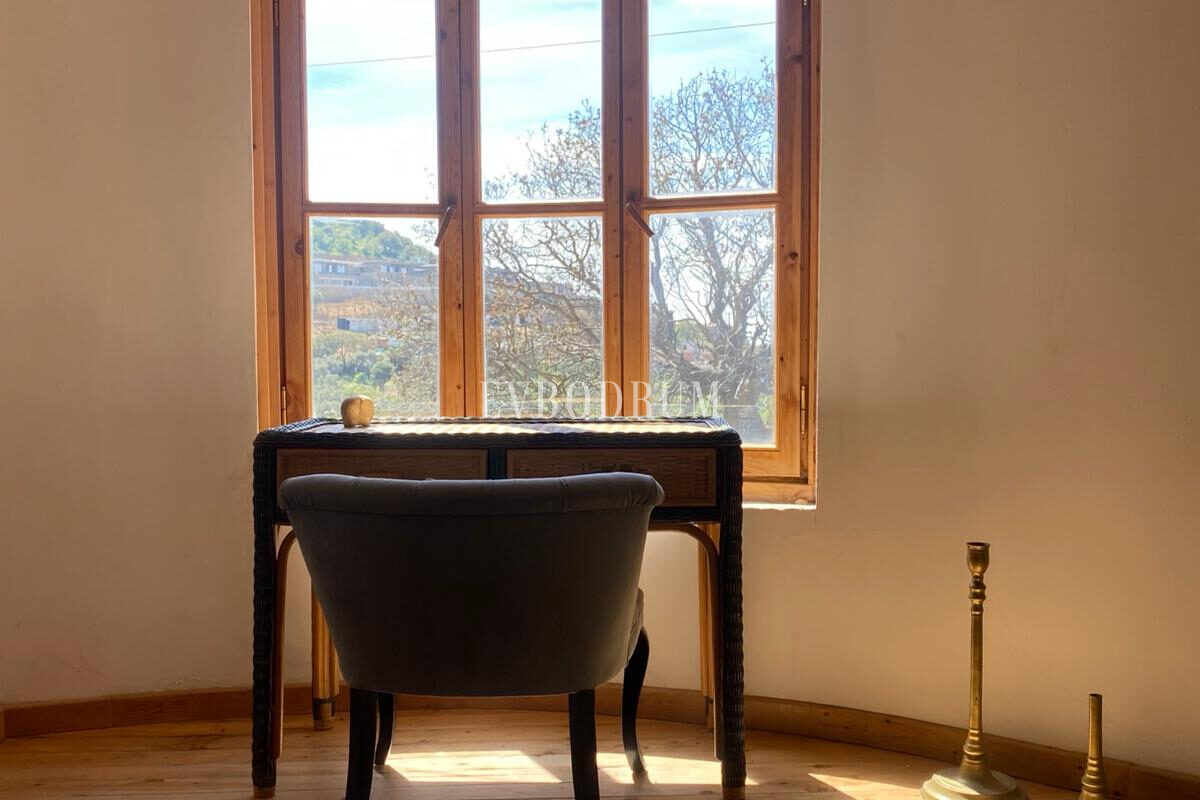 Gümüşlük, Karakaya’da bahçe içinde müstakil taş villa