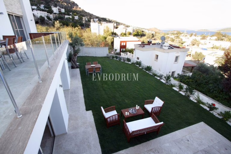 Moderne grosszügige Villa mit Privatpool und Meerblick – Foto 16