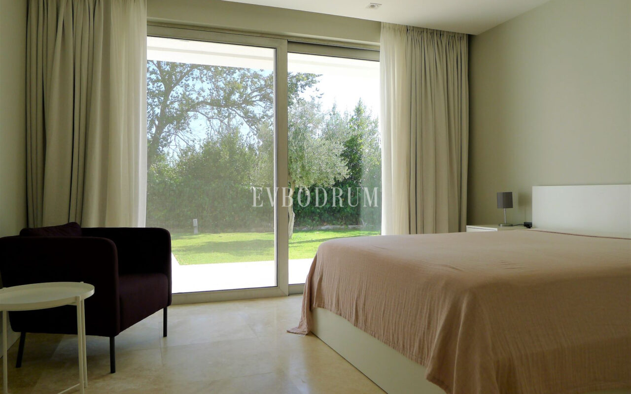 Havuzlu Yeni Villa, Sahile 5 Dakika Yürüme Mesafesinde, Haftalık Kiralık