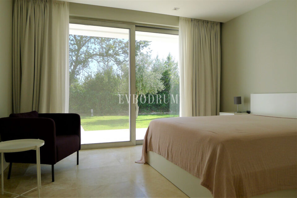 Havuzlu Yeni Villa, Sahile 5 Dakika Yürüme Mesafesinde, Haftalık Kiralık – Görsel 2