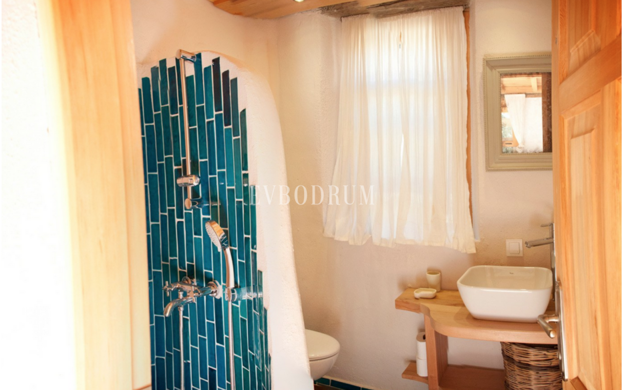 10.000 m2 Arsa İçinde 8 Bağımsız Taş Ev