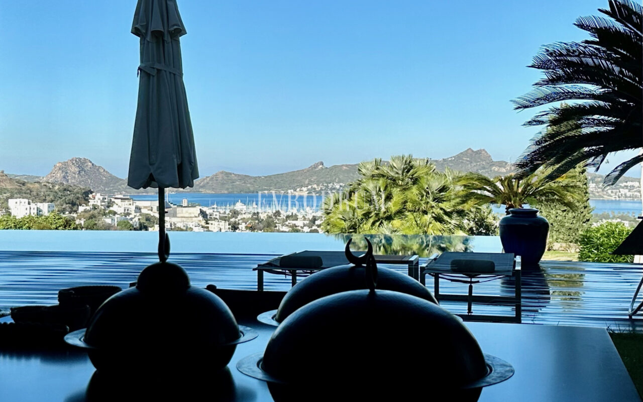 Yalıkavak Körfezi ve Marina Manzaralı Özel Villa