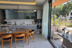 Plaja Yakın Ortak Havuzlu Tek Katlı Evler