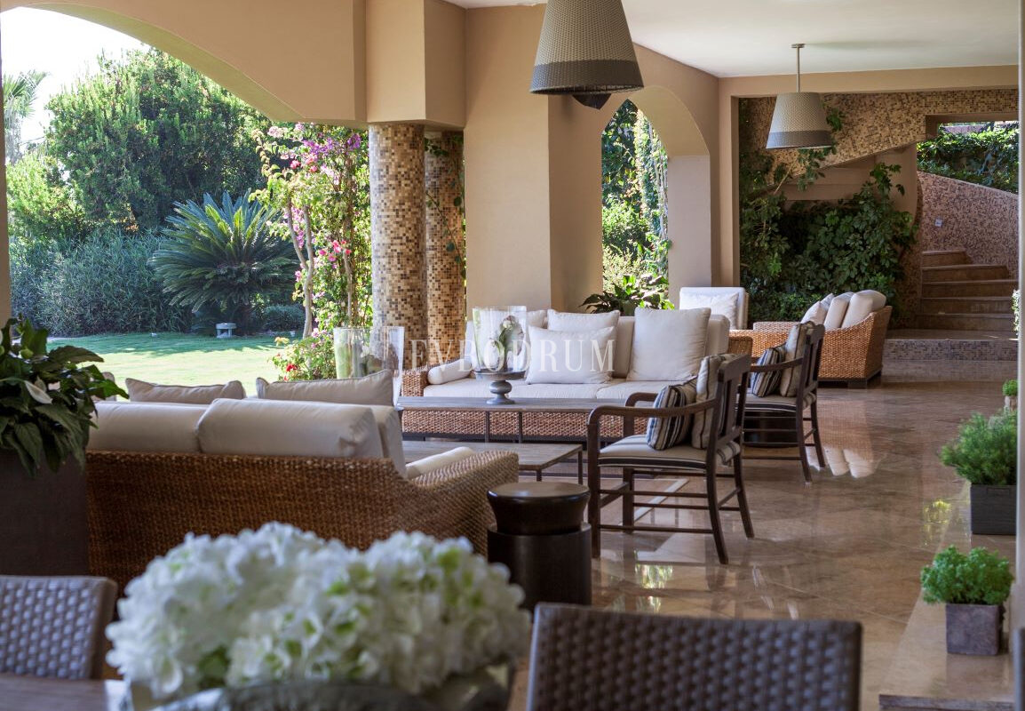 Olağanüstü özel, manzaralı kiralık villa