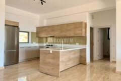 Gümüşlük'te bahçe içinde, havuzlu villa