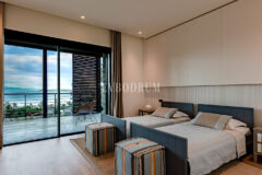 Yeni Proje: Denize Sıfır, Geniş, Havuzlu villa