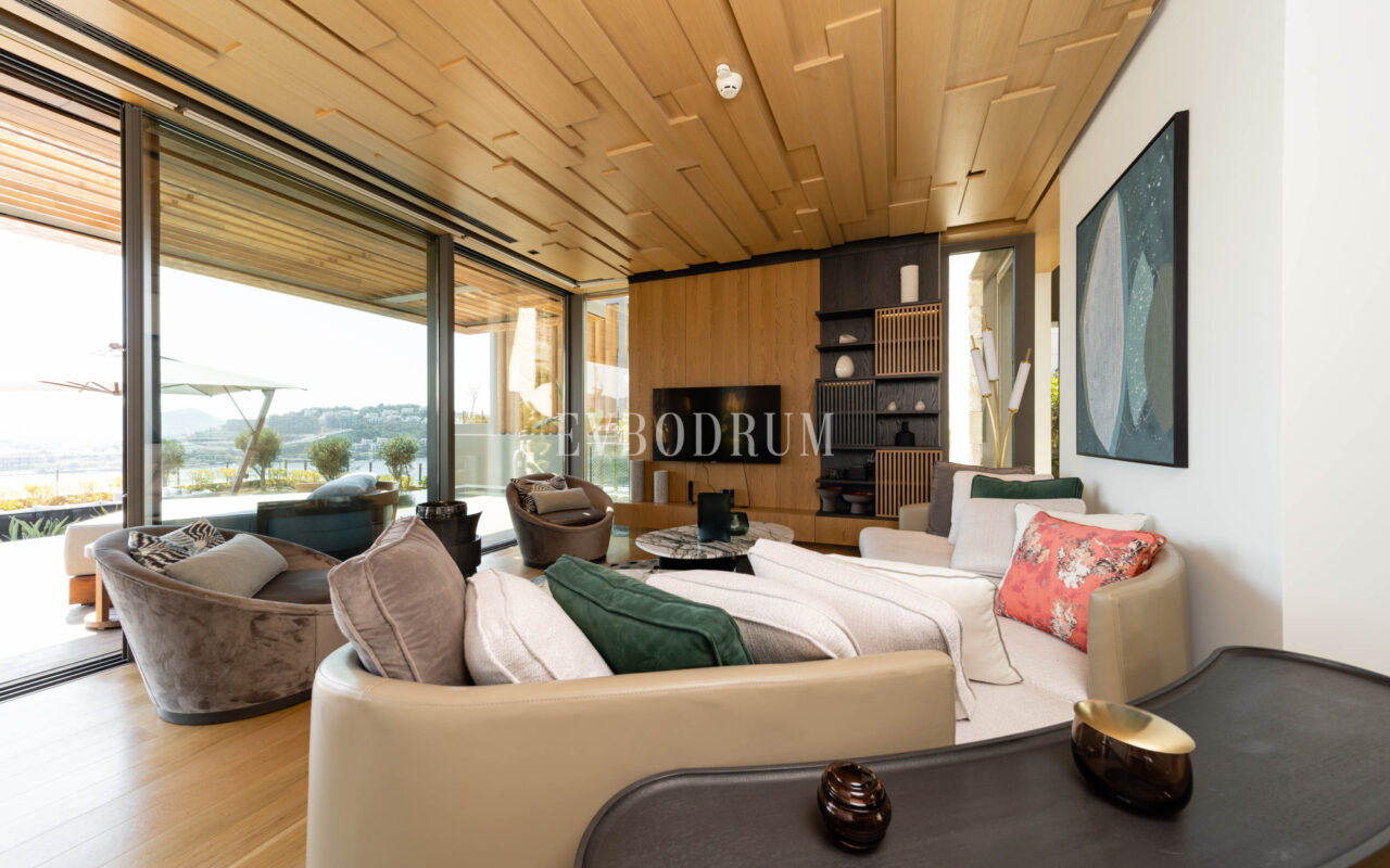 Yalıkavak’ta Denize Sıfır Lüks Villa