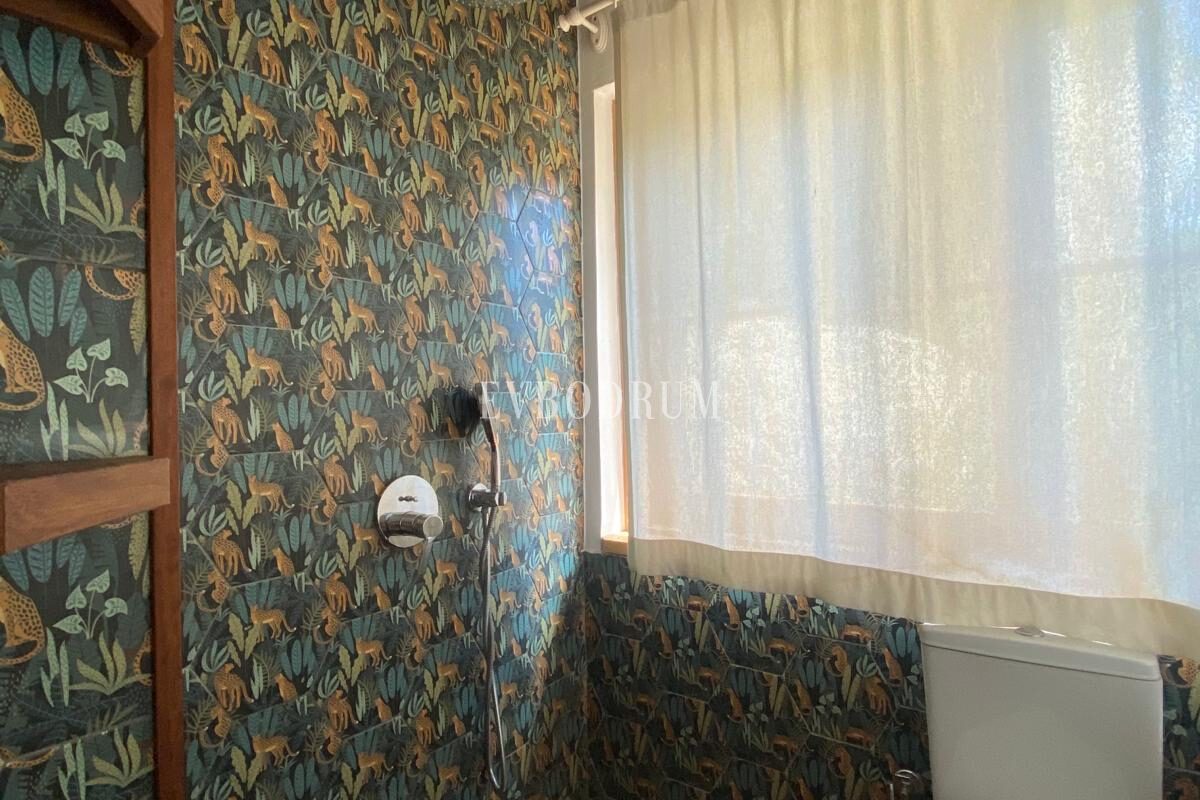 Gümüşlük, Karakaya’da bahçe içinde müstakil taş villa