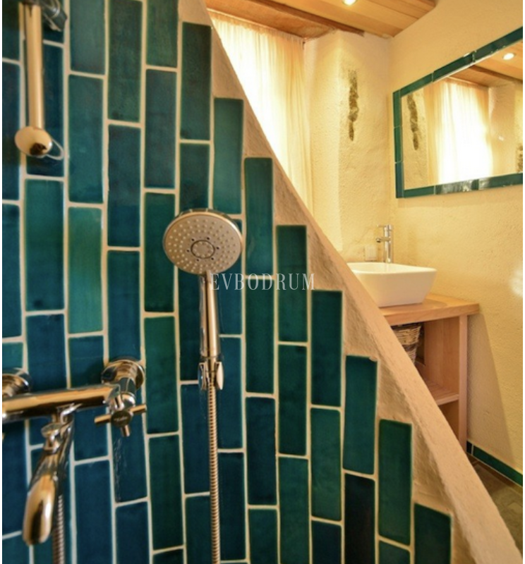 10.000 m2 Arsa İçinde 8 Bağımsız Taş Ev