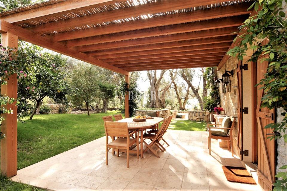 Denize 50 Metrelik Mesafede Kiralık Lüks Villa – Görsel 2